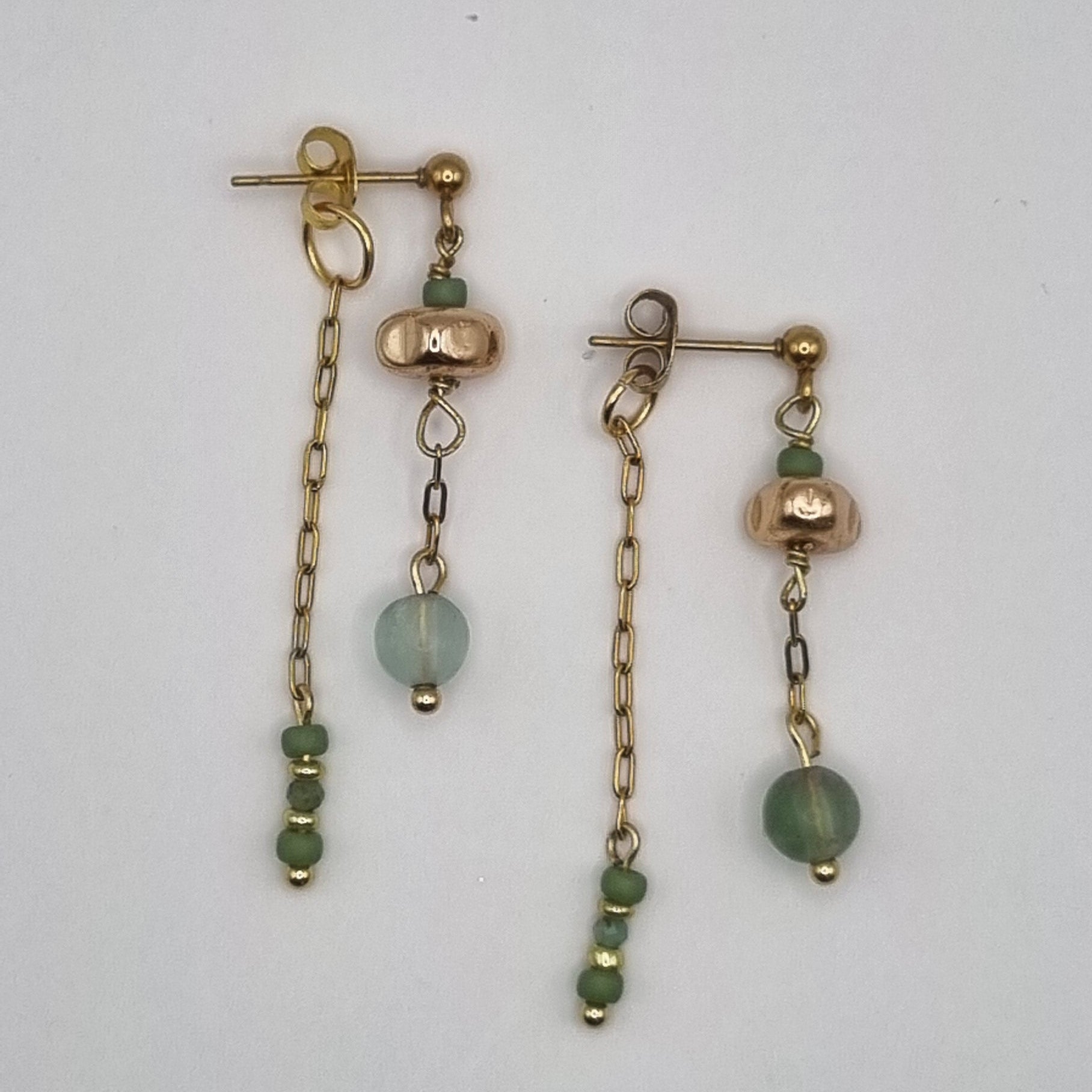 BY_SANNE_oorbellen_dubbel_met_kralen_groen