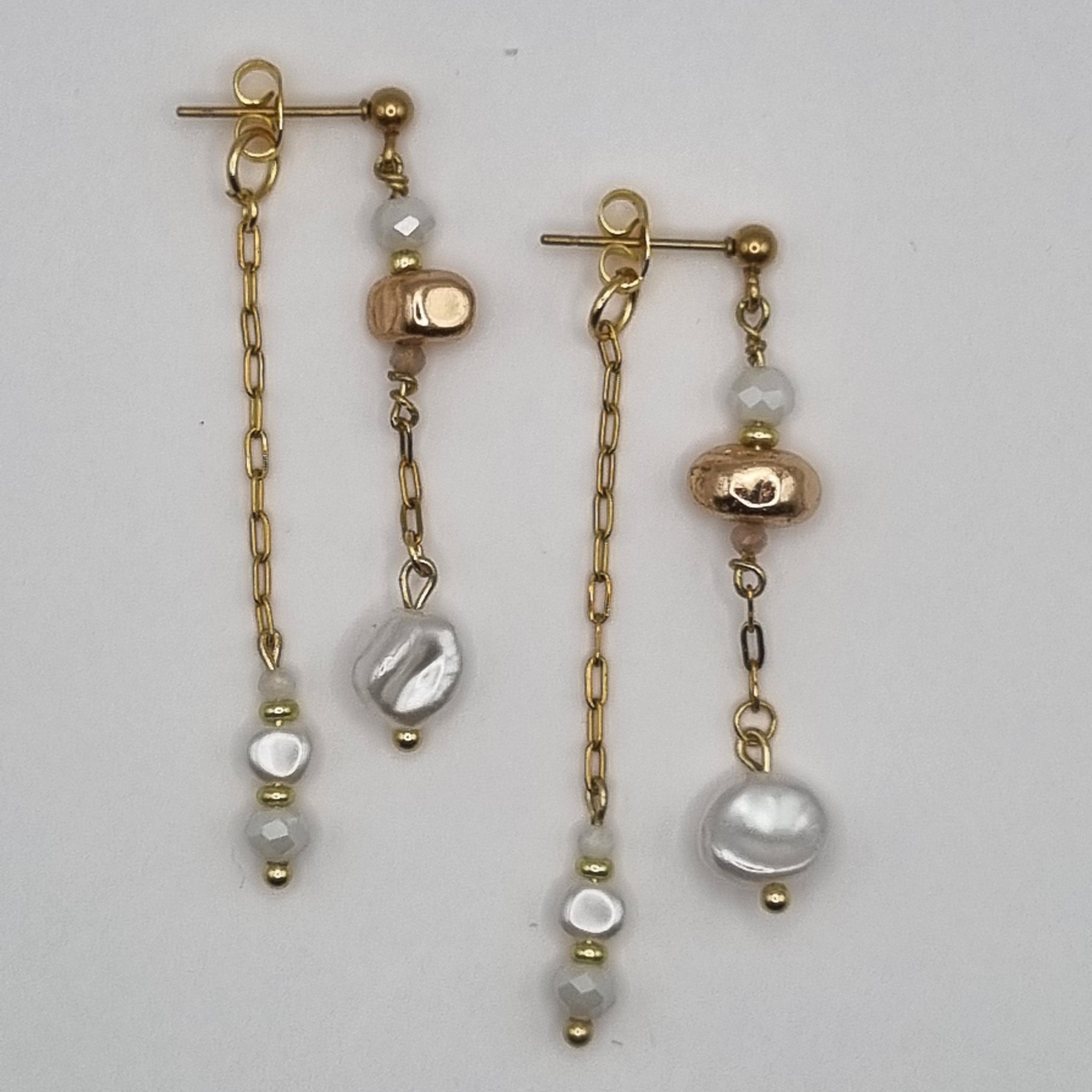 BY_SANNE_oorbellen_dubbel_met_kralen_wit