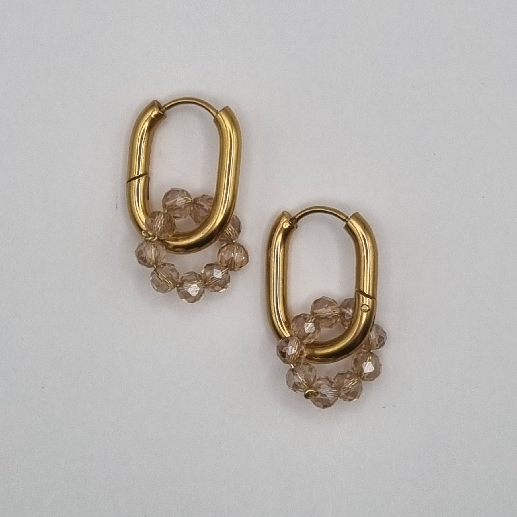 Oorbellen met bloem BY SANNE RVS goud nude