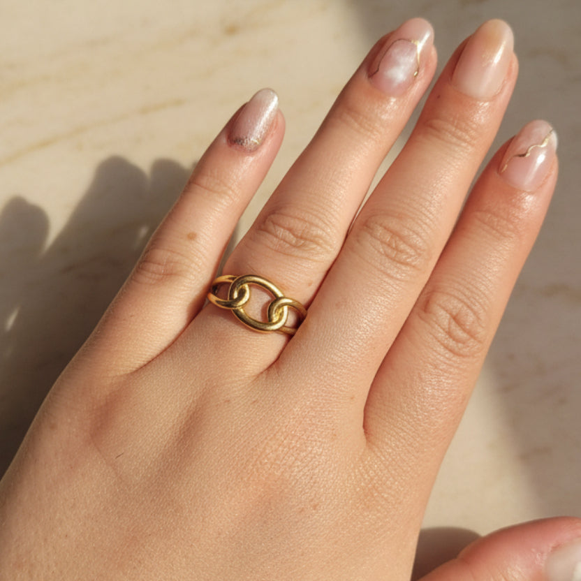 RVS ring verstelbaar Linked BY SANNE model