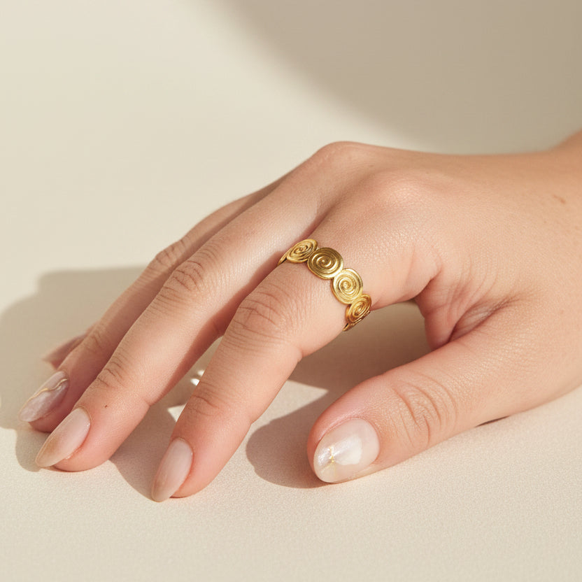 RVS ring verstelbaar Swirls BY SANNE model