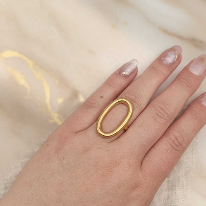RVS statement ring  Oval BY SANNE model