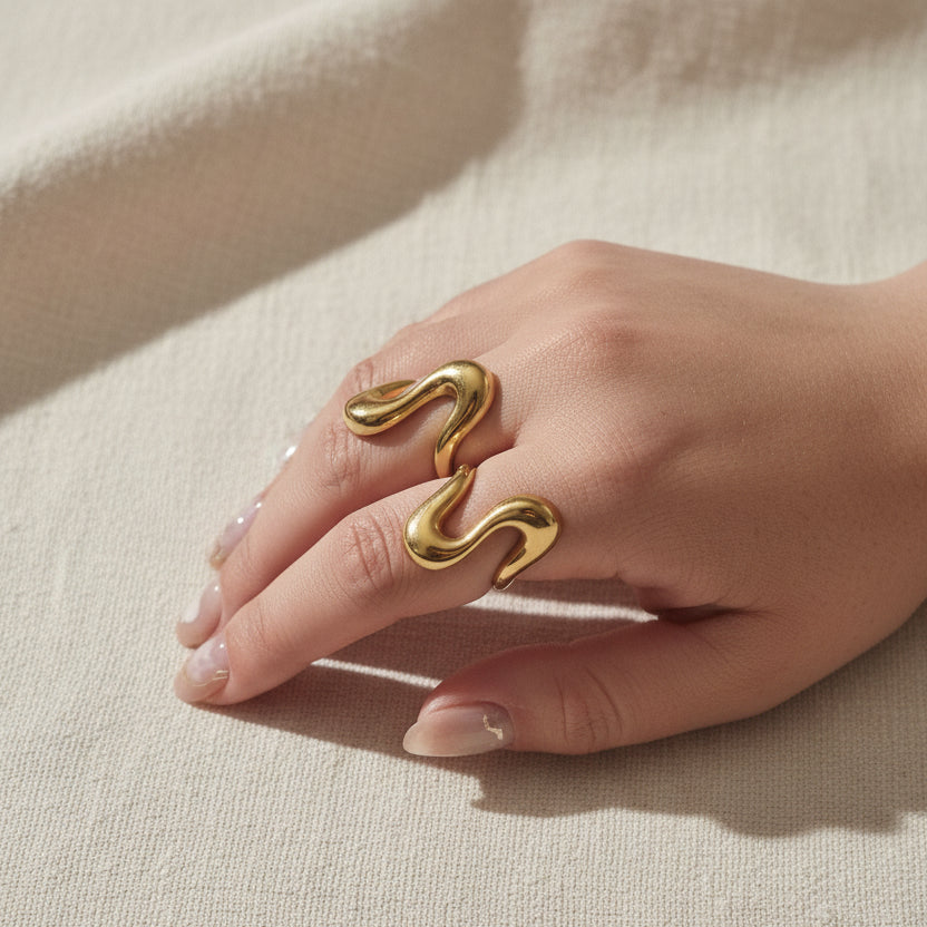 RVS statement ring Wavy BY SANNE model